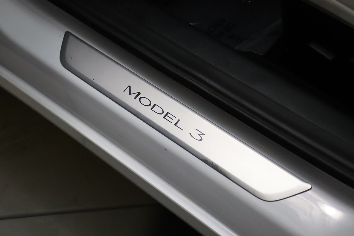 2020 Tesla Model 3 Performance photo 34