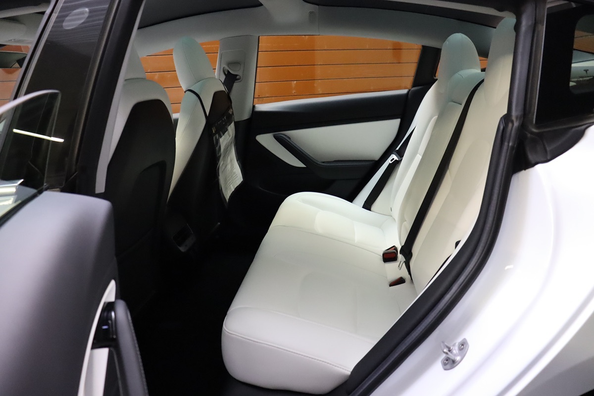 2020 Tesla Model 3 Performance photo 35