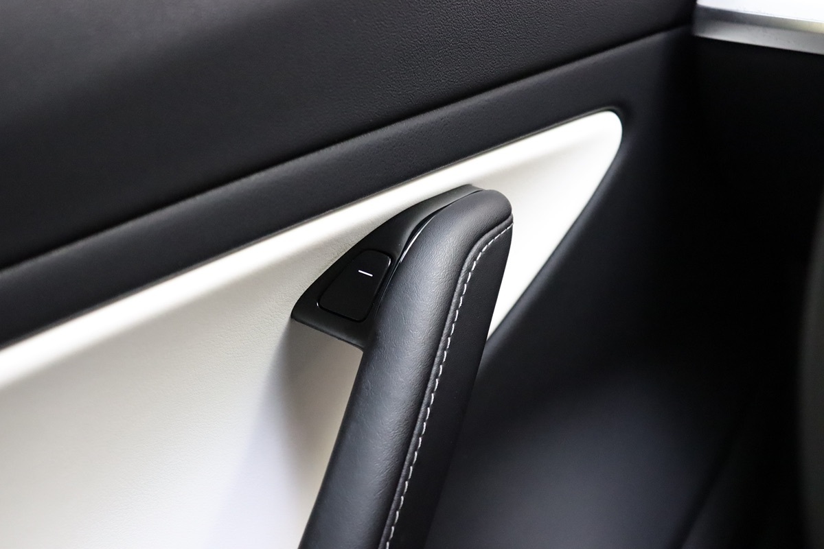 2020 Tesla Model 3 Performance photo 50