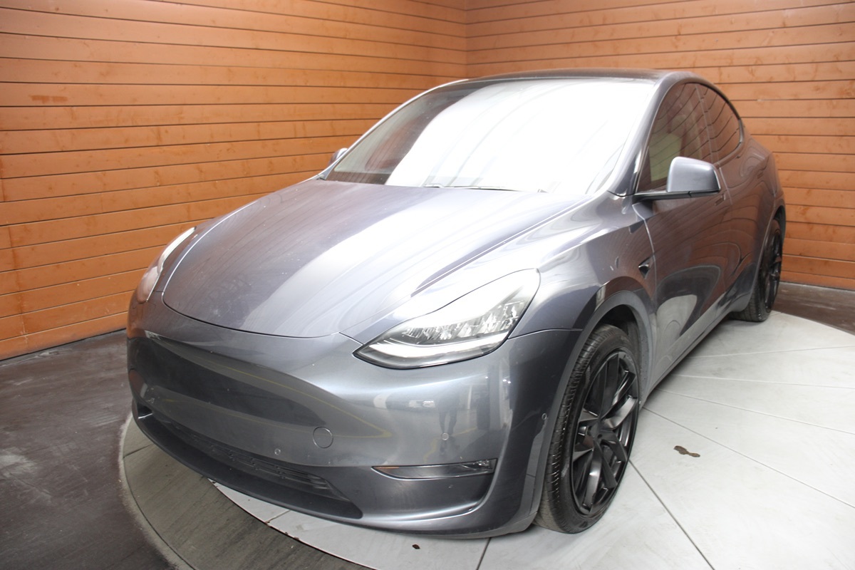 2020 Tesla Model Y Long Range photo 3