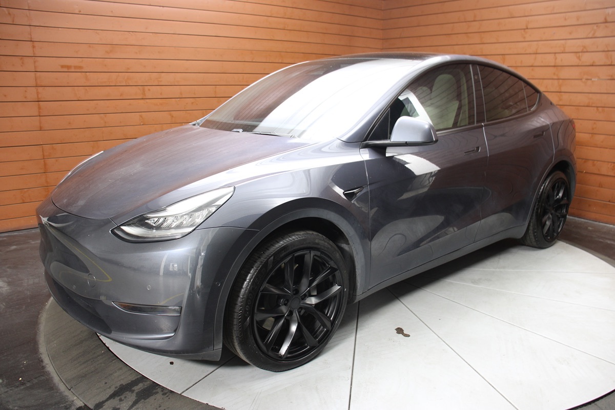 2020 Tesla Model Y Long Range photo 4