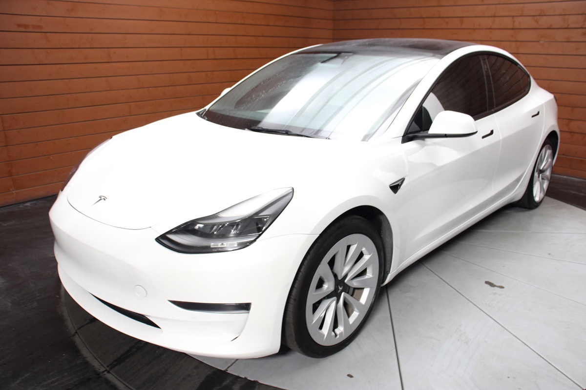 2022 Tesla Model 3 photo 3