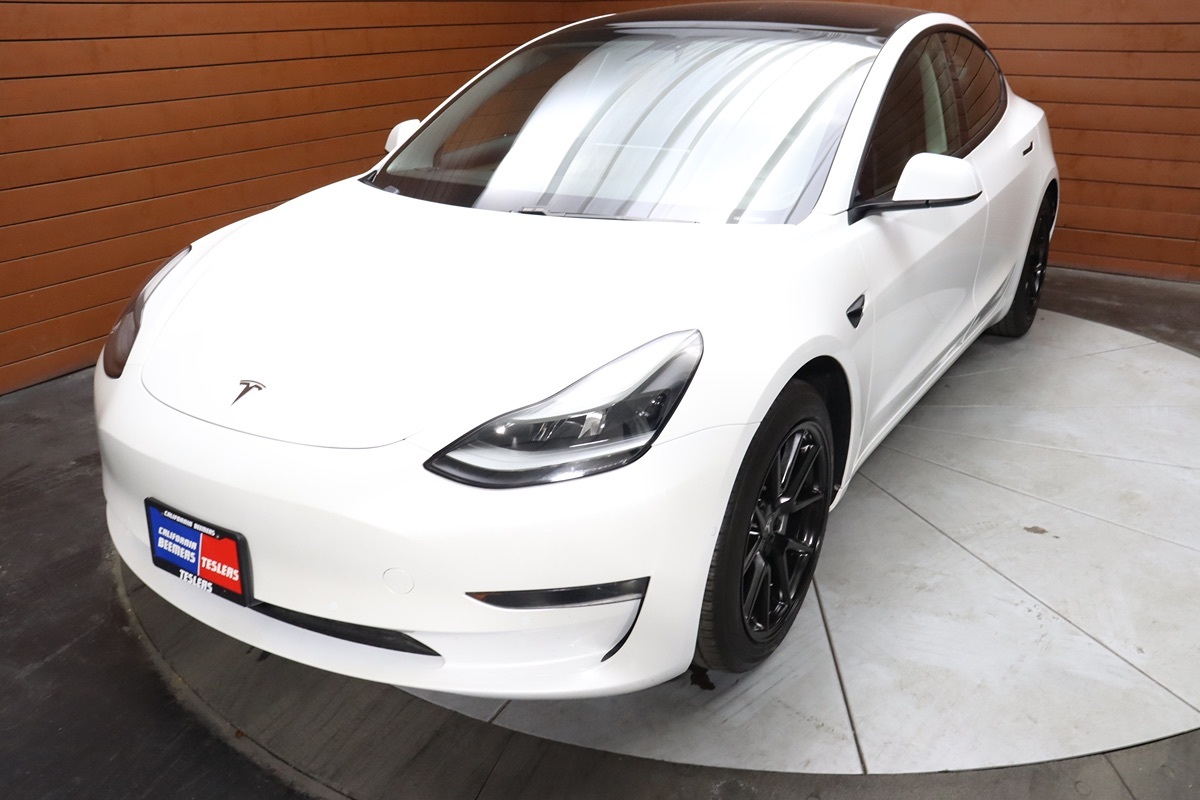 2023 Tesla Model 3 photo 4