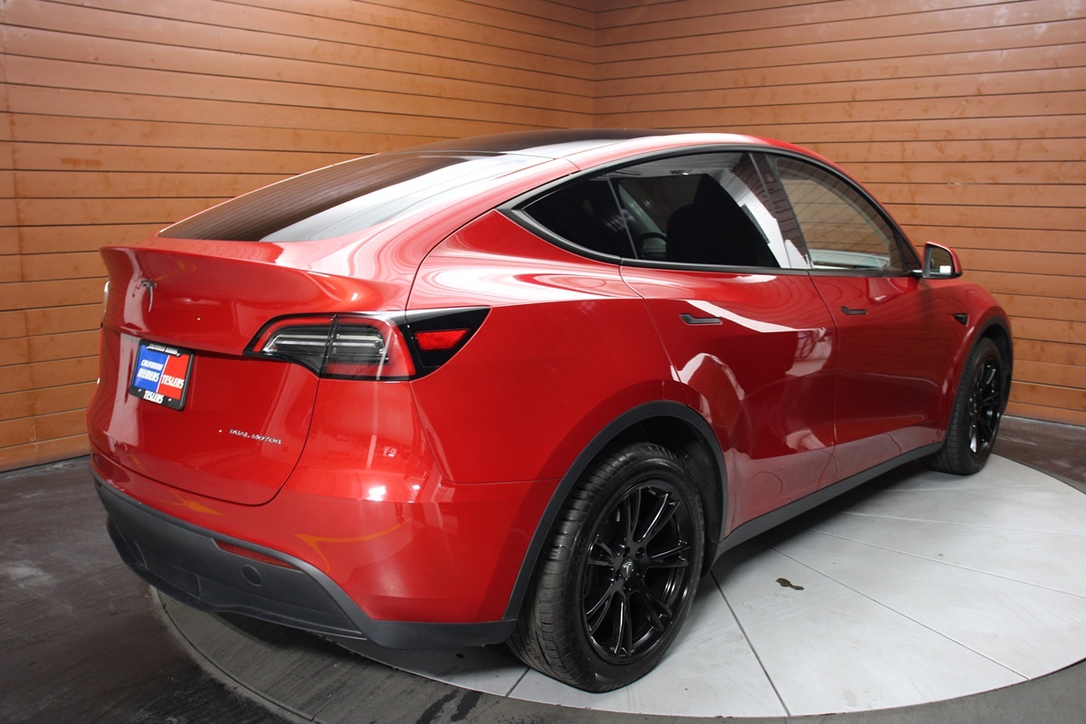 2023 Tesla Model Y Long Range photo 8