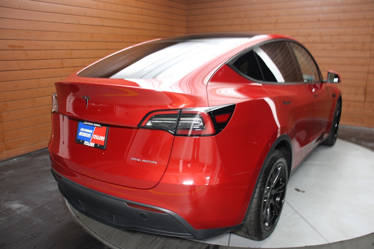 2023 Tesla Model Y Long Range photo 9
