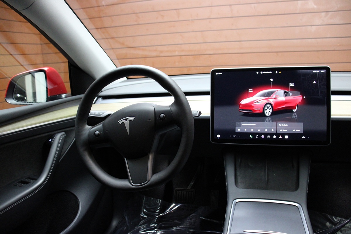 2023 Tesla Model Y Long Range photo 16