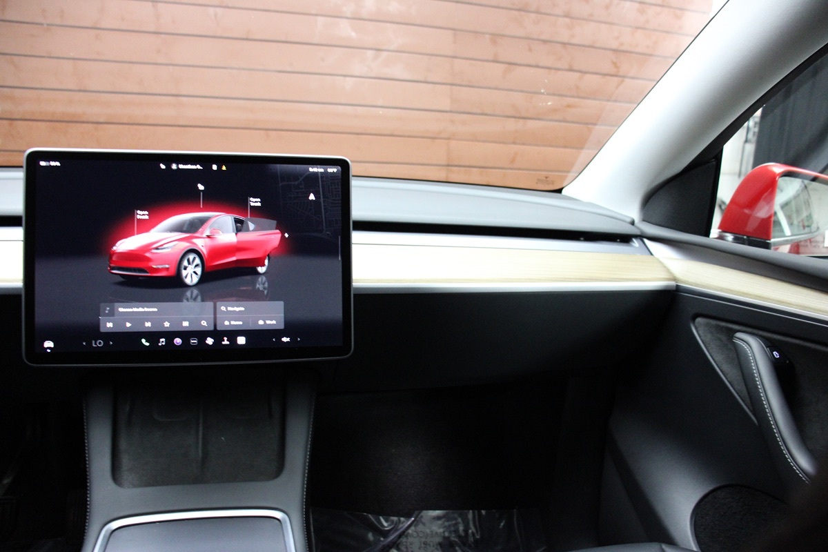 2023 Tesla Model Y Long Range photo 17