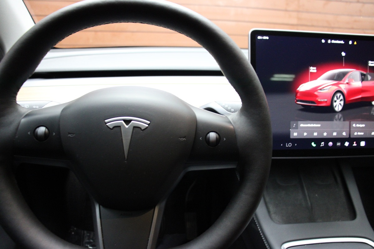 2023 Tesla Model Y Long Range photo 21