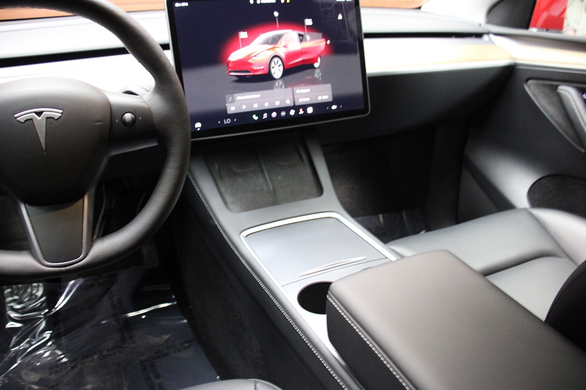 2023 Tesla Model Y Long Range photo 26