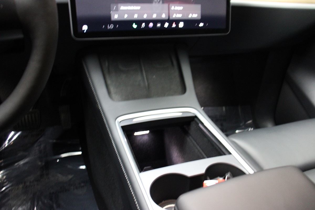 2023 Tesla Model Y Long Range photo 28
