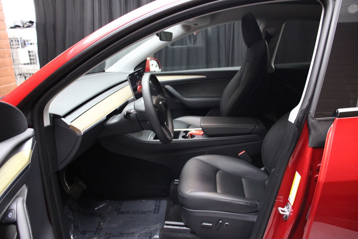 2023 Tesla Model Y Long Range photo 34