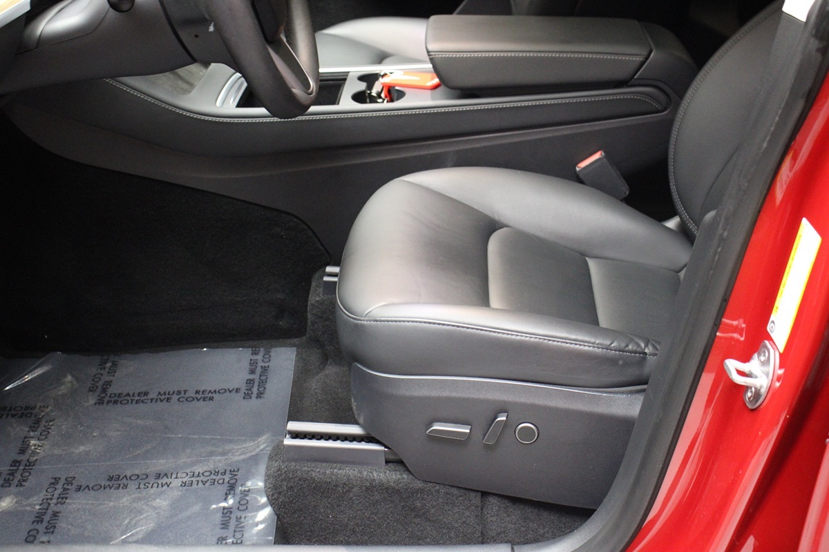 2023 Tesla Model Y Long Range photo 35
