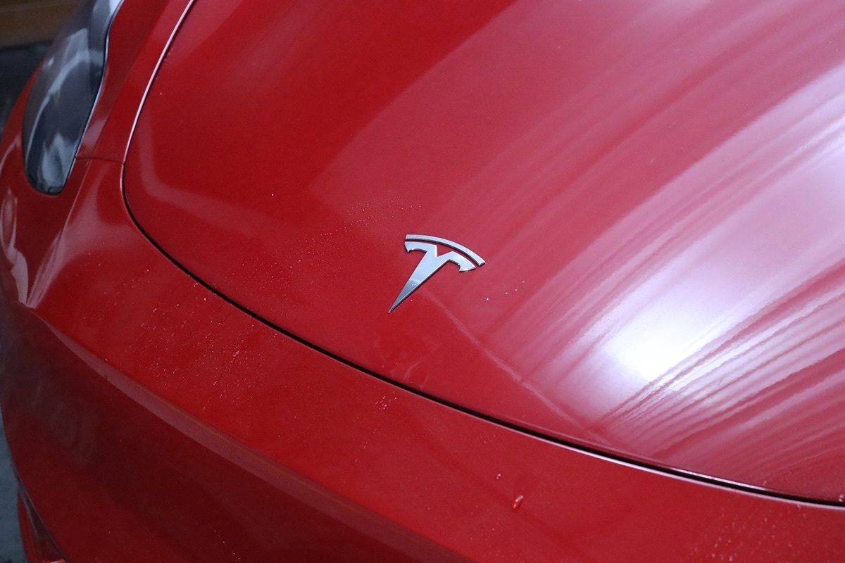 2023 Tesla Model Y Long Range photo 3