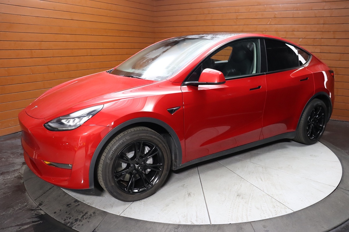 2023 Tesla Model Y Long Range photo 7