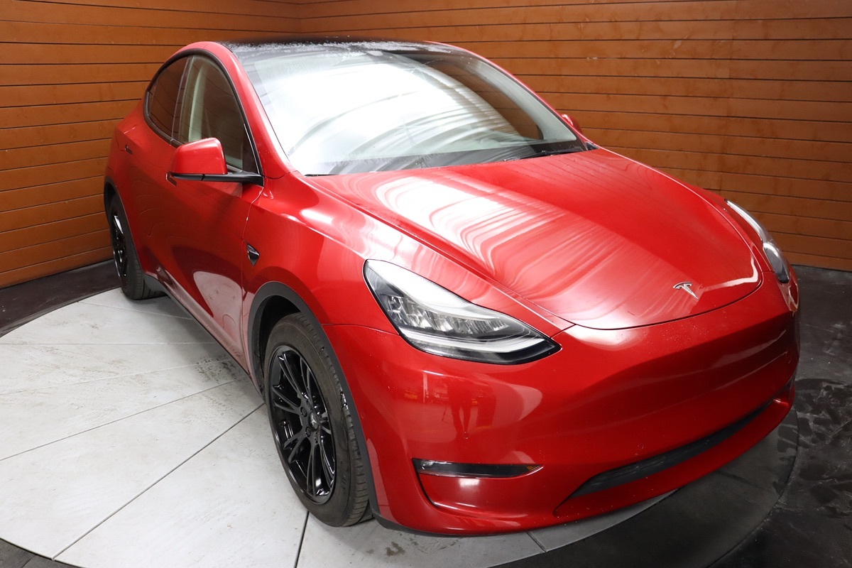 2023 Tesla Model Y Long Range photo 14