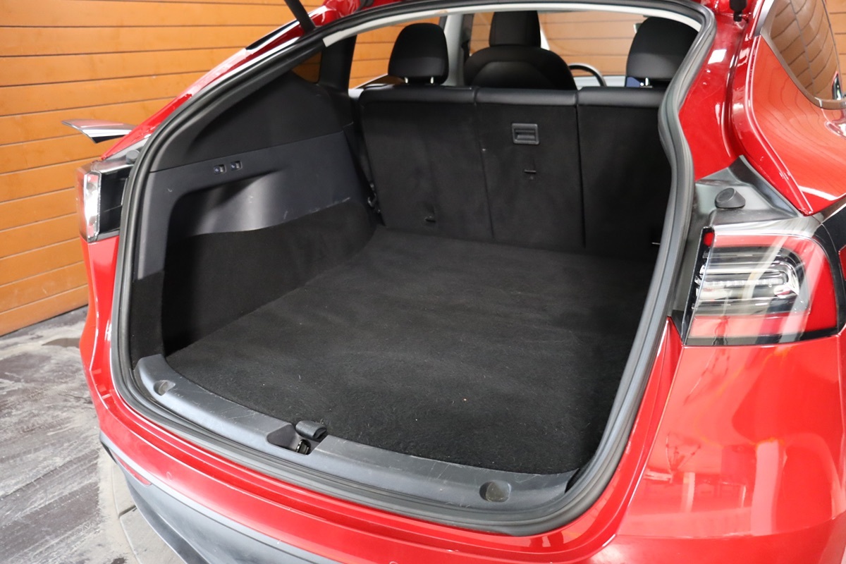 2023 Tesla Model Y Long Range photo 13