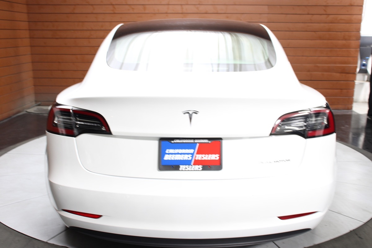 2022 Tesla Model 3 Long Range photo 10