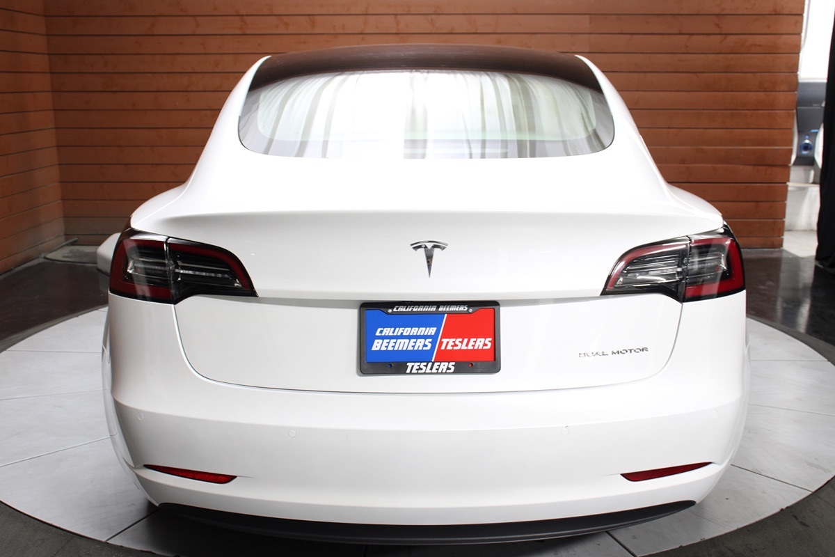 2022 Tesla Model 3 Long Range photo 11