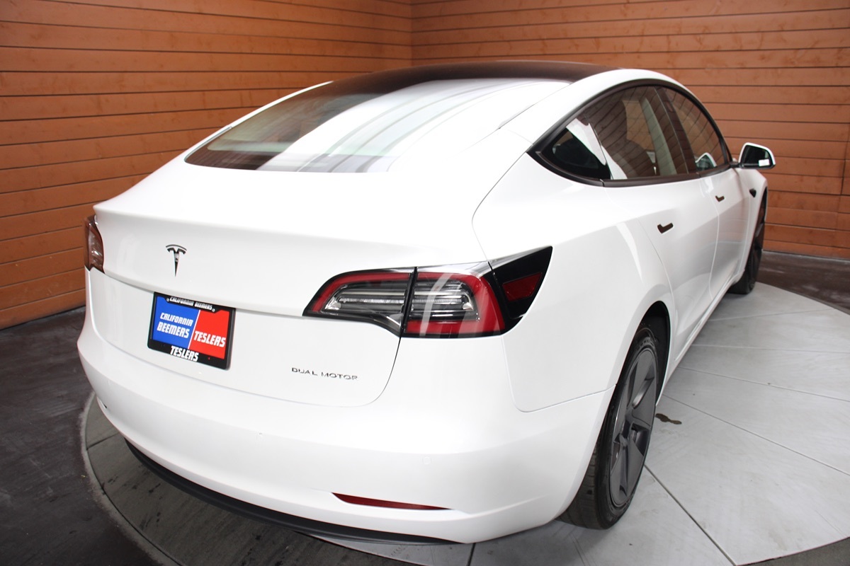 2022 Tesla Model 3 Long Range photo 17