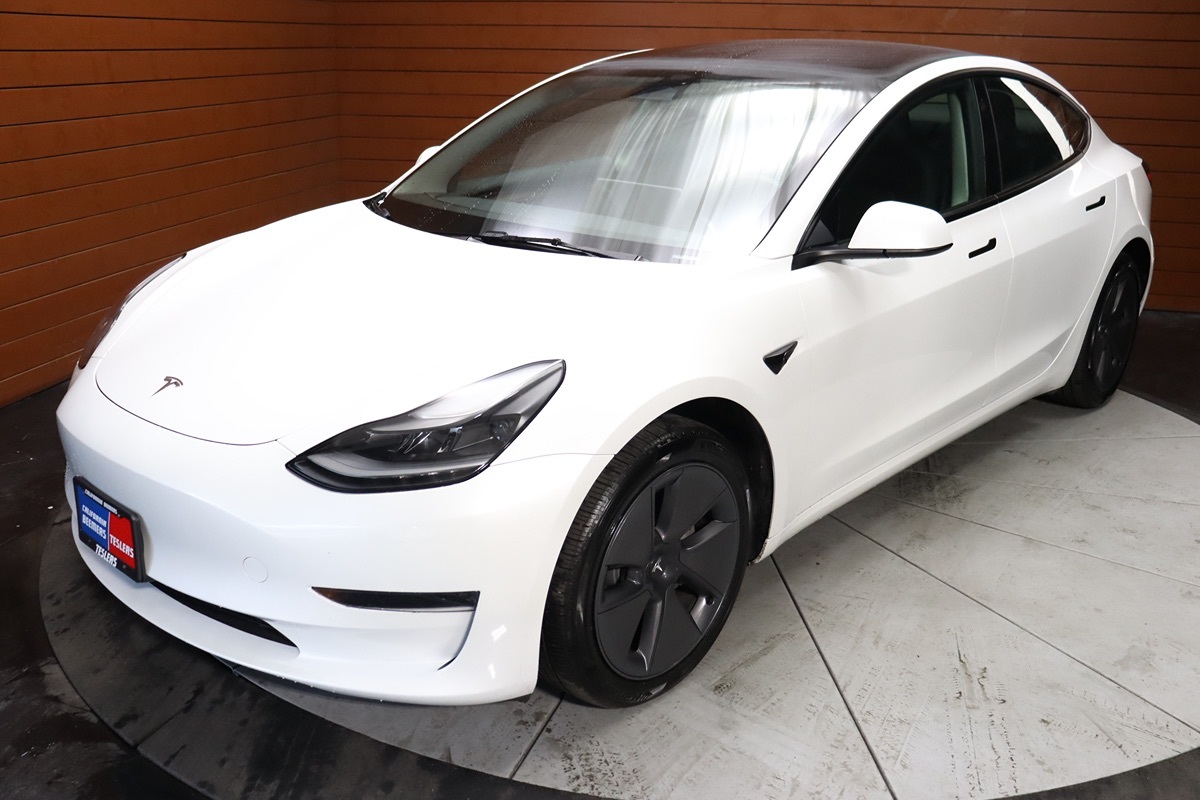 2022 Tesla Model 3 Long Range photo 4