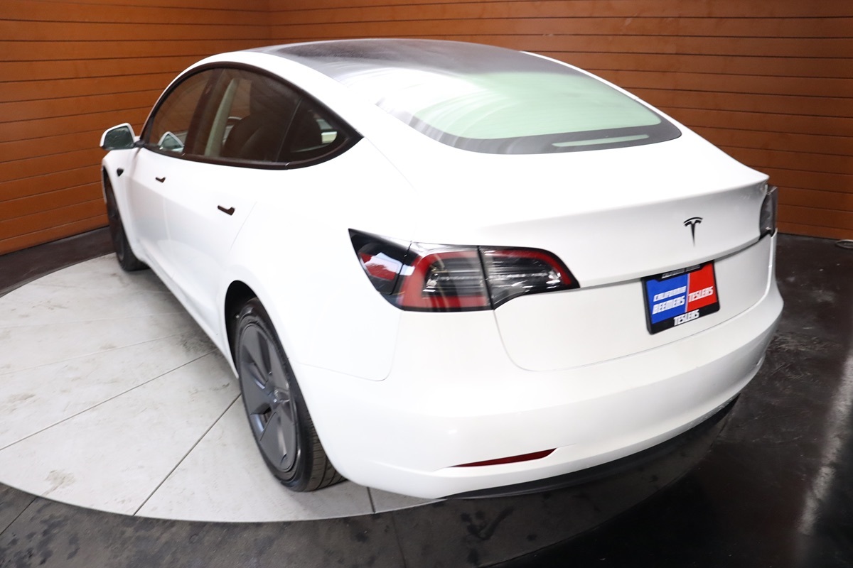2022 Tesla Model 3 Long Range photo 9