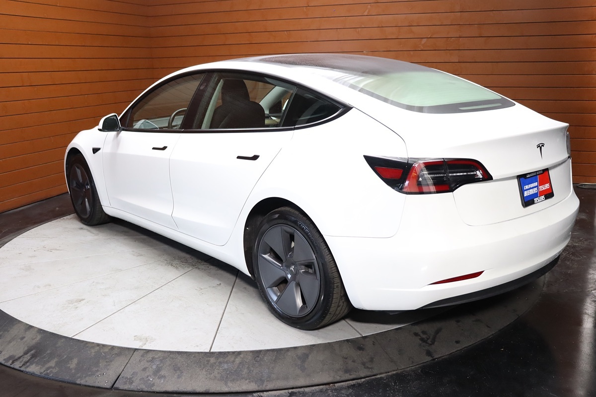 2022 Tesla Model 3 Long Range photo 8