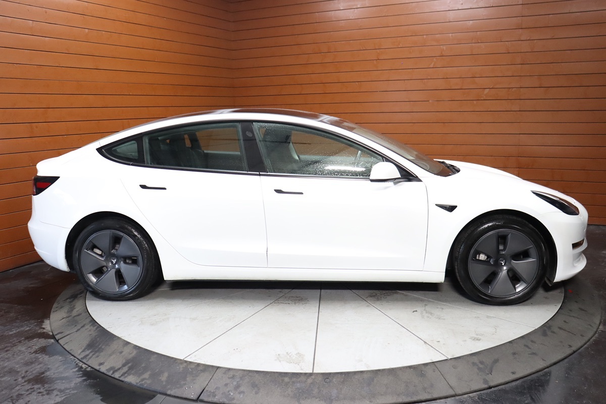 2022 Tesla Model 3 Long Range photo 16