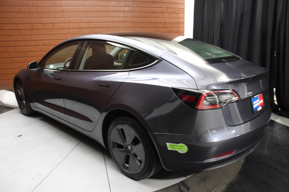 2023 Tesla Model 3 photo 9