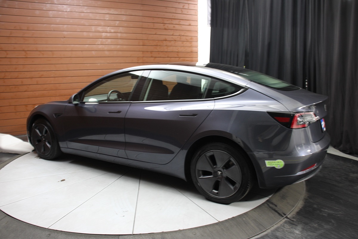 2023 Tesla Model 3 photo 8