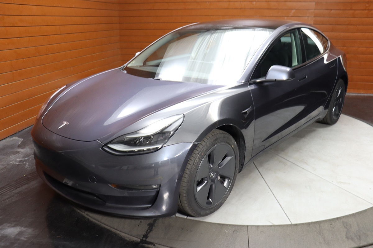 2023 Tesla Model 3 photo 4