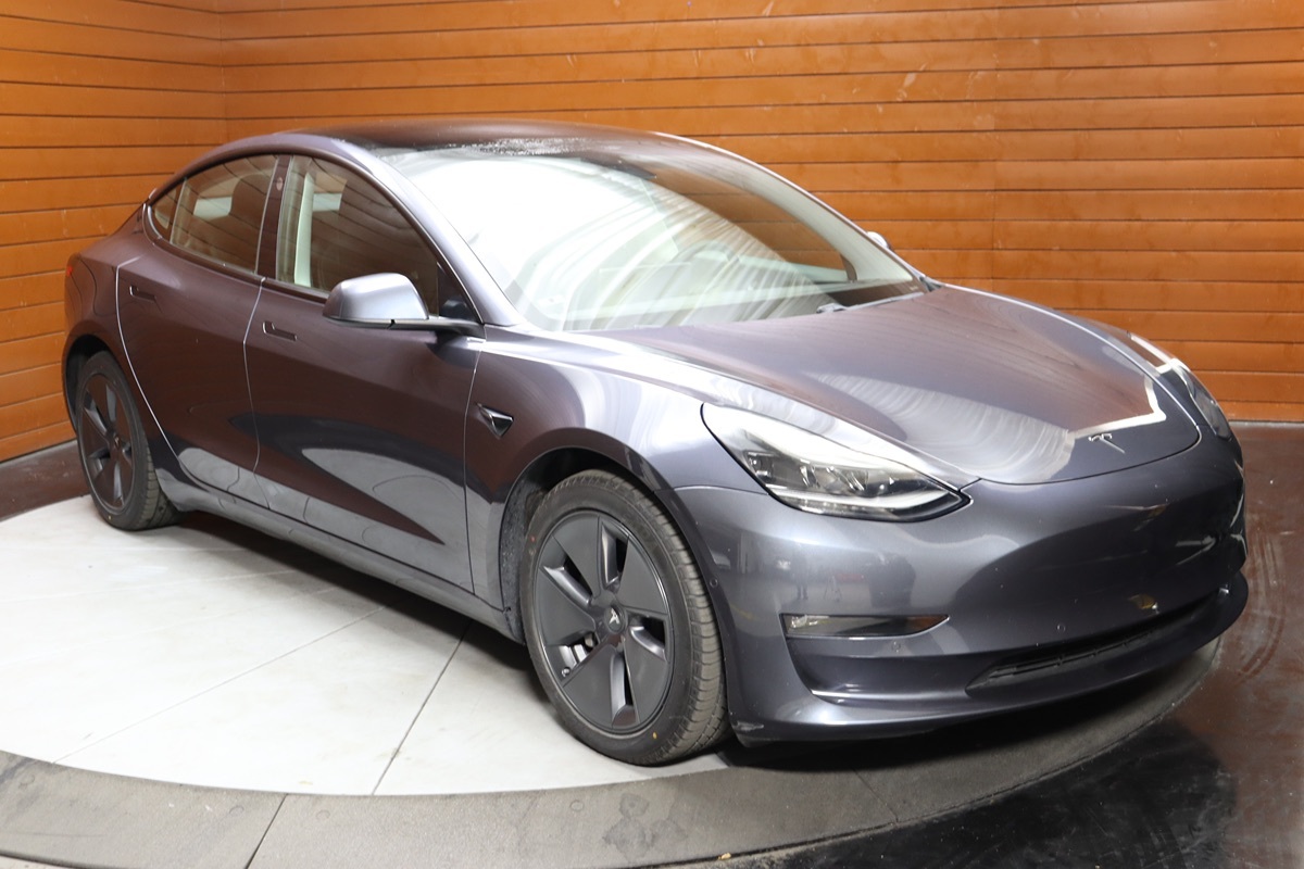 2023 Tesla Model 3 photo 17