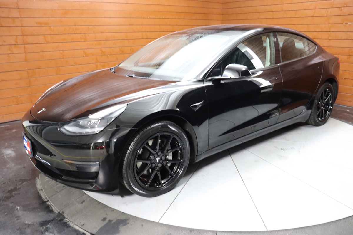 2023 Tesla Model 3 photo 4
