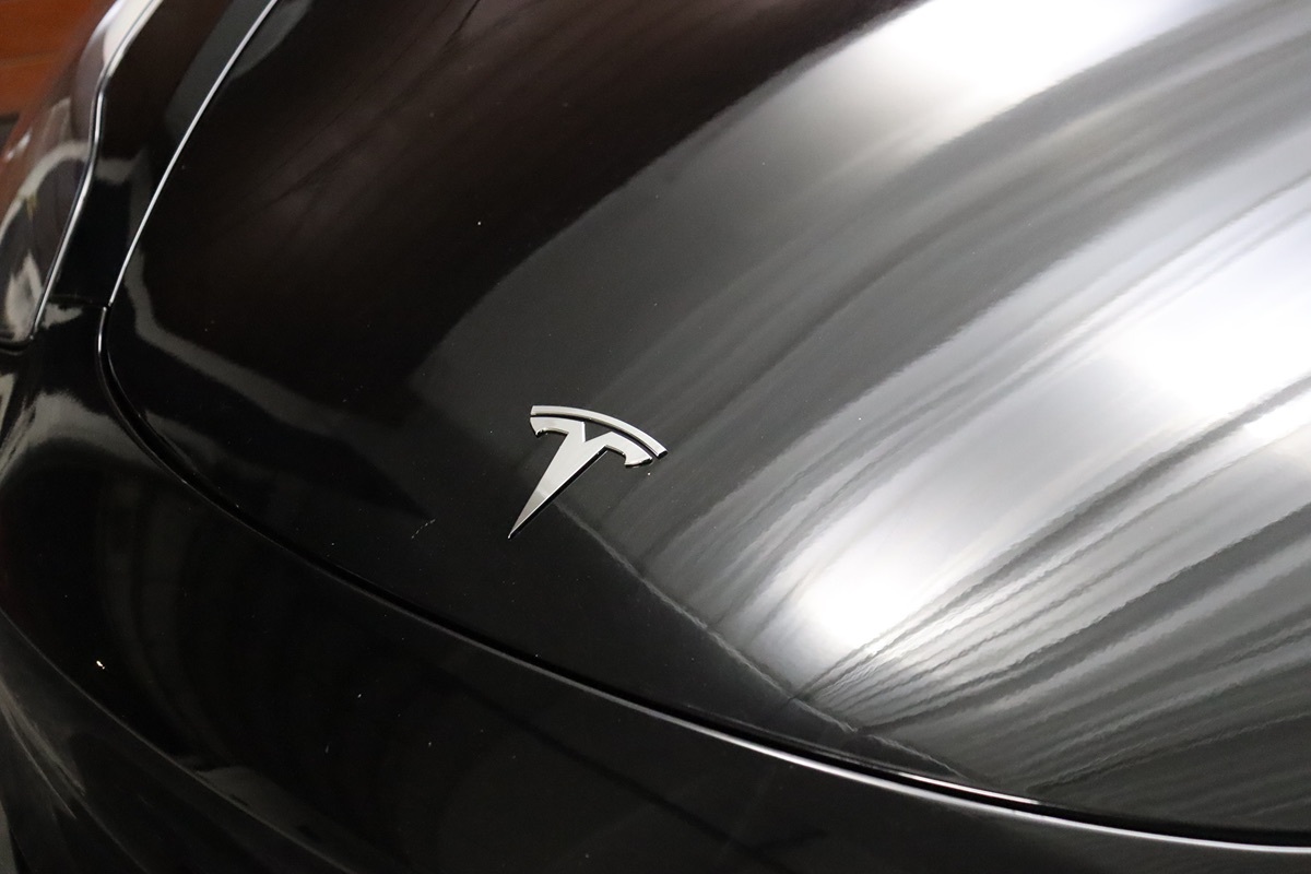2023 Tesla Model 3 photo 2