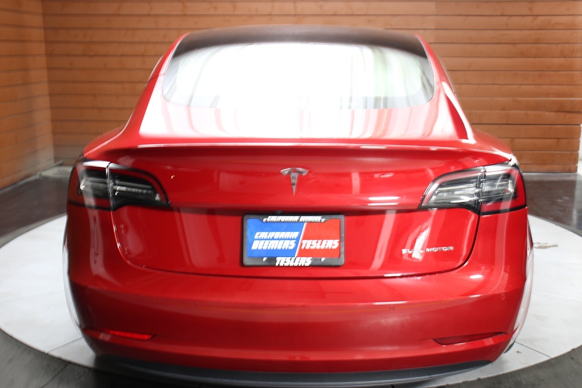 2022 Tesla Model 3 Long Range photo 9