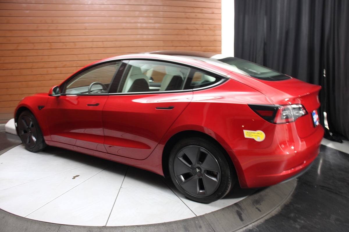 2022 Tesla Model 3 Long Range photo 7