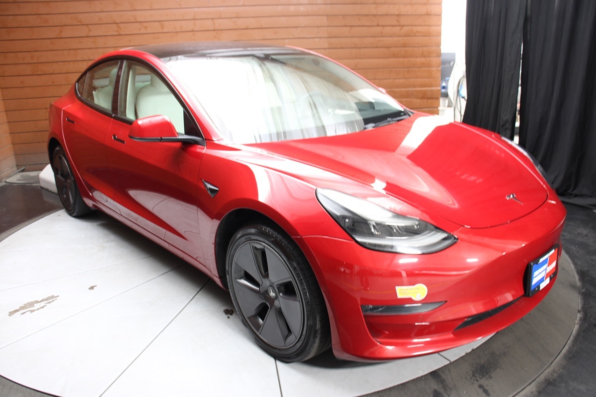 2022 Tesla Model 3 Long Range photo 11