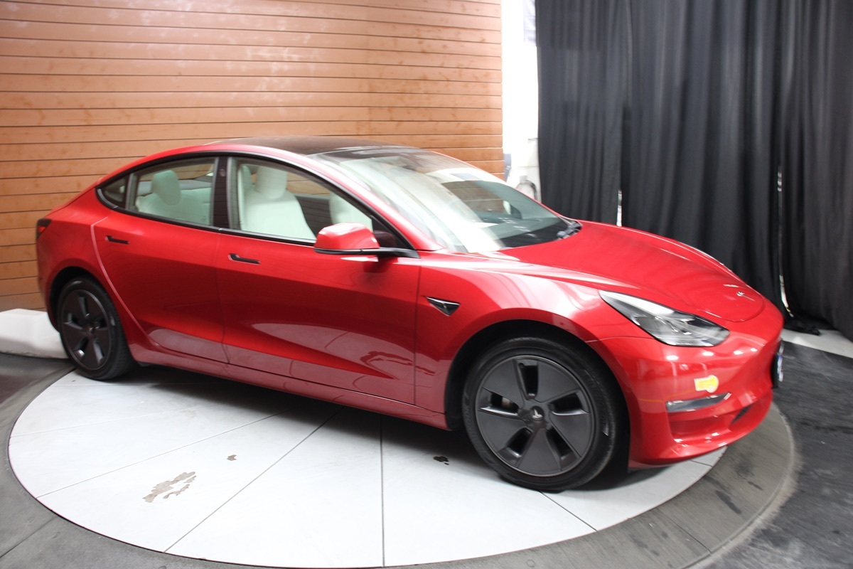 2022 Tesla Model 3 Long Range photo 12