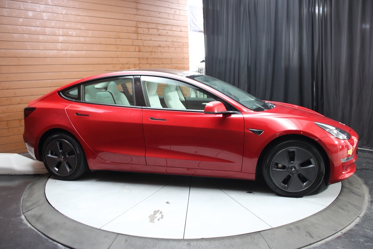 2022 Tesla Model 3 Long Range photo 13