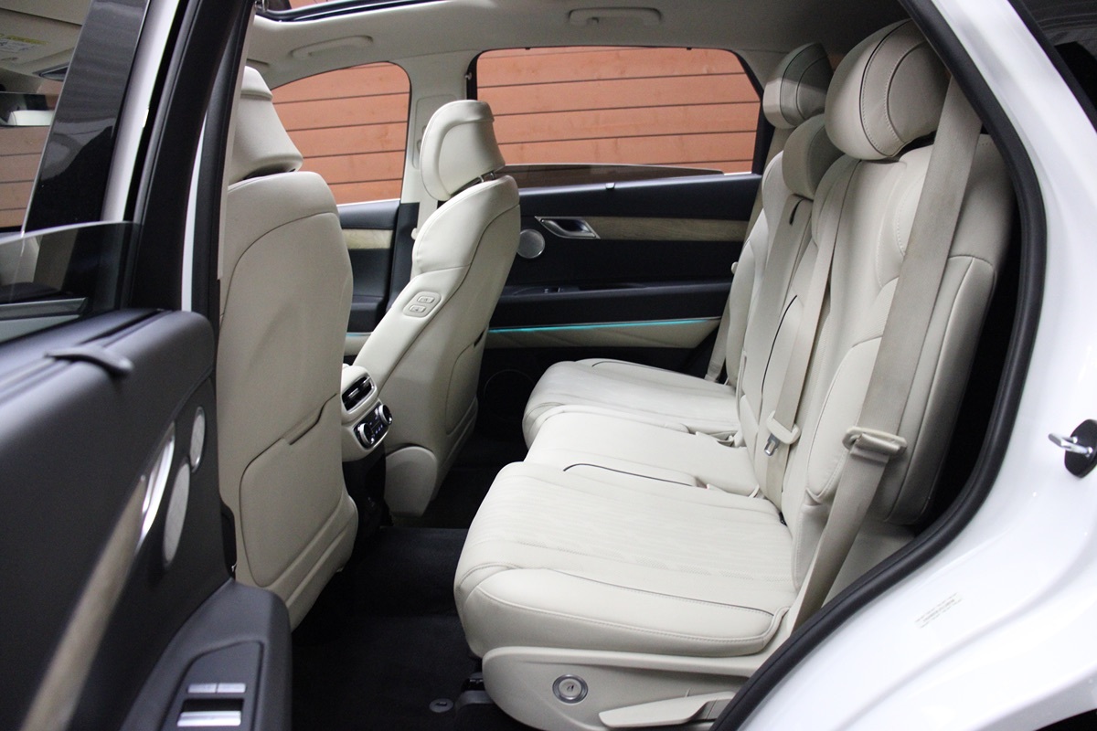 2023 Genesis GV80 2.5T AWD Prestige photo 28