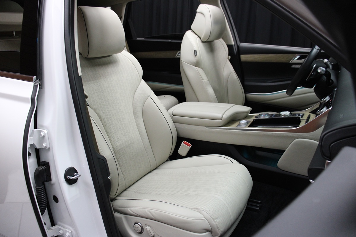 2023 Genesis GV80 2.5T AWD Prestige photo 48