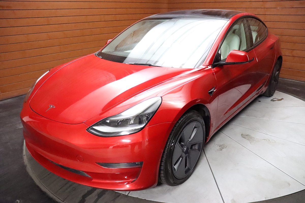 2023 Tesla Model 3 photo 4