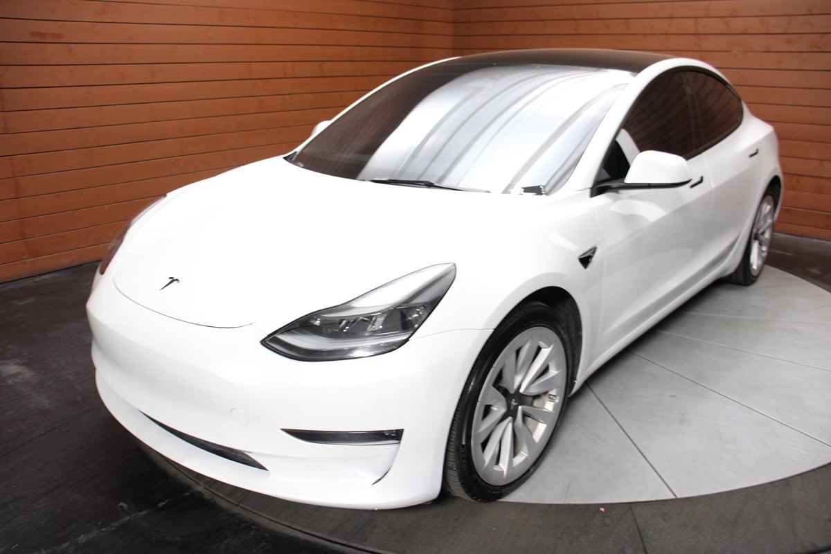 2023 Tesla Model 3 Long Range photo 3