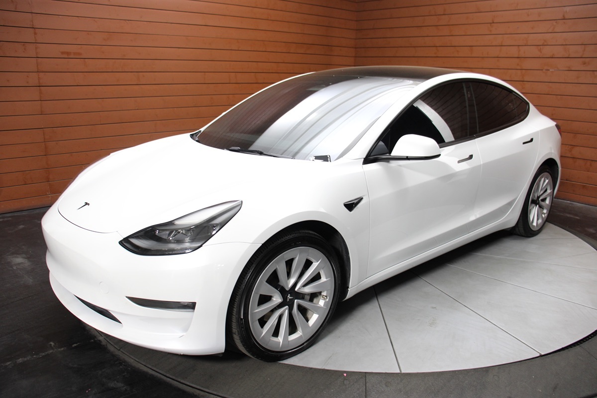 2023 Tesla Model 3 Long Range photo 4
