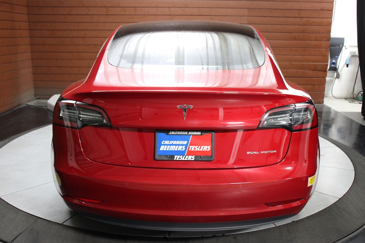 2022 Tesla Model 3 Long Range photo 2