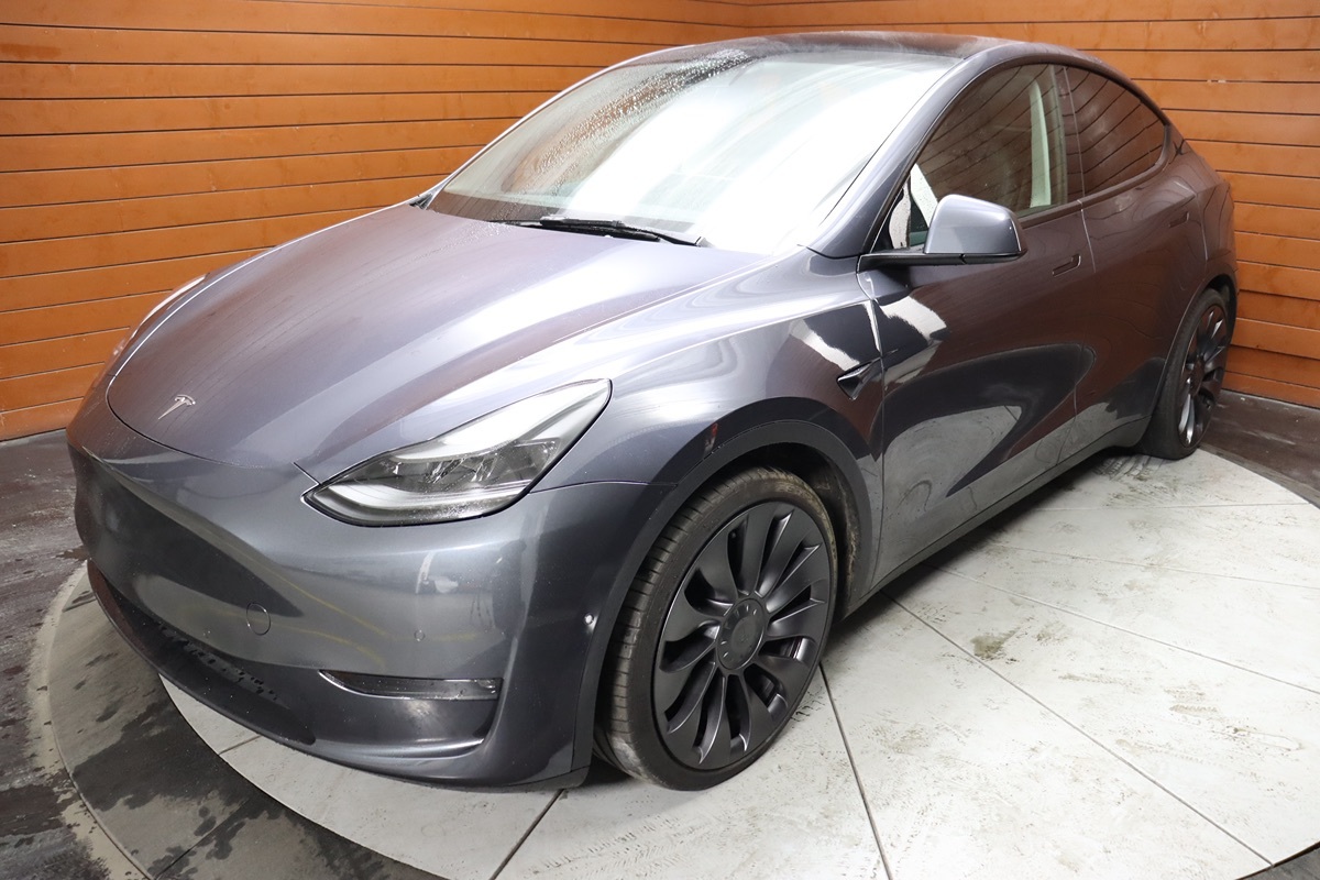 2023 Tesla Model Y photo 4