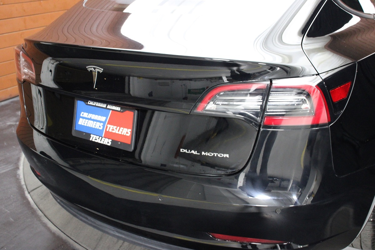 2022 Tesla Model 3 Long Range photo 2