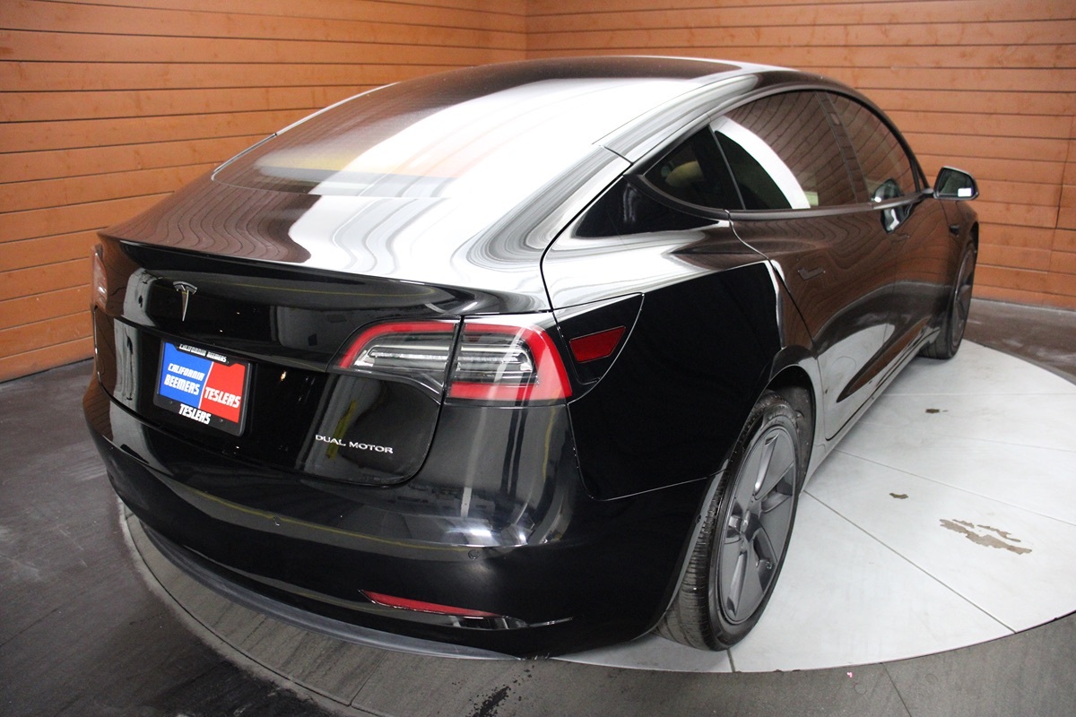 2022 Tesla Model 3 Long Range photo 4