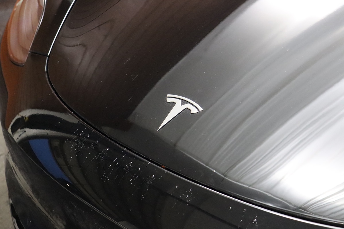 2022 Tesla Model 3 Long Range photo 3