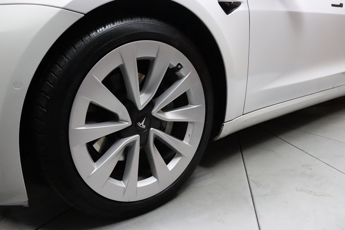 2023 Tesla Model 3 photo 4