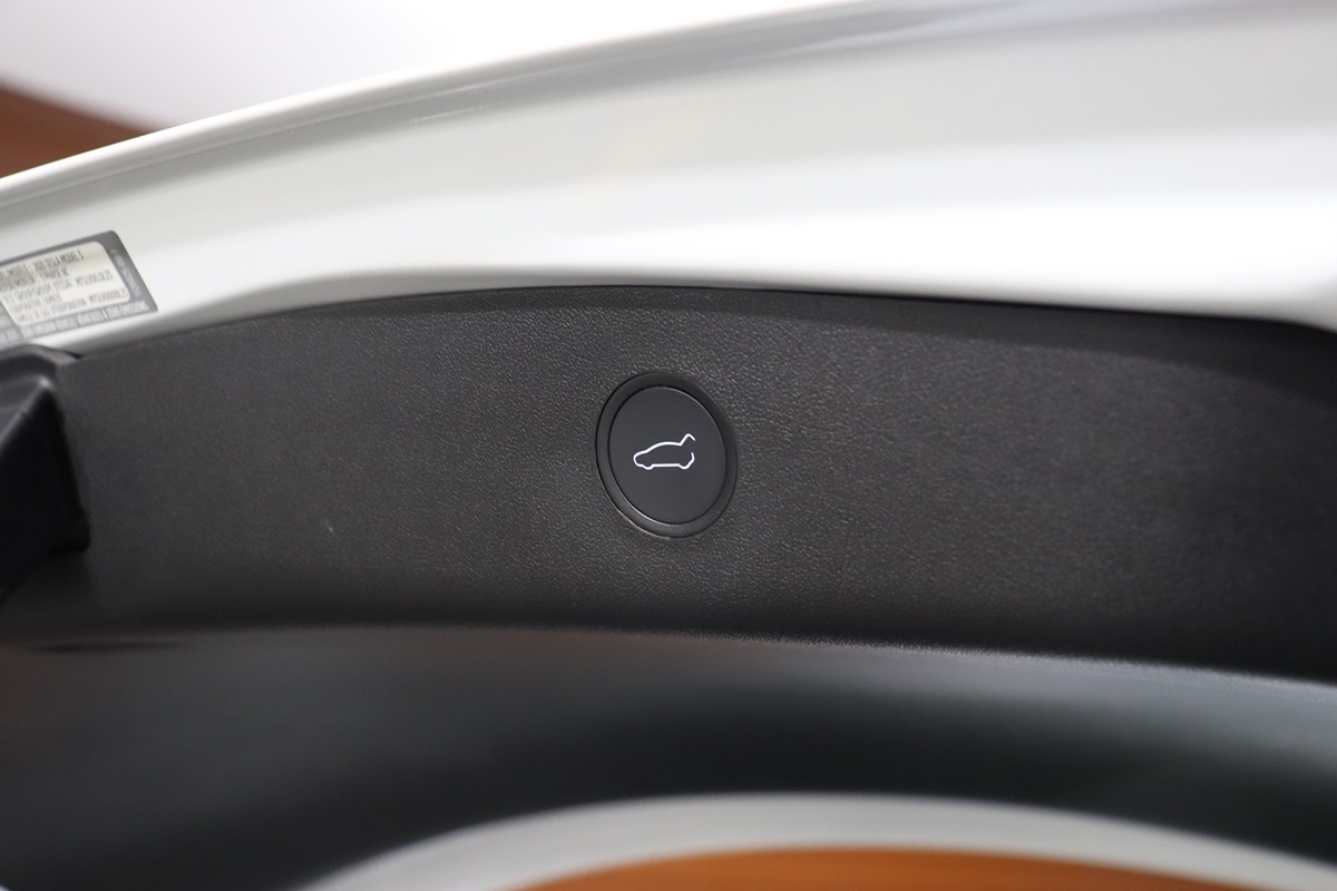 2023 Tesla Model 3 Long Range photo 3
